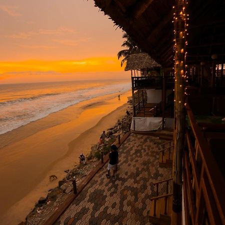Black Beach Resort Varkala Exterior foto