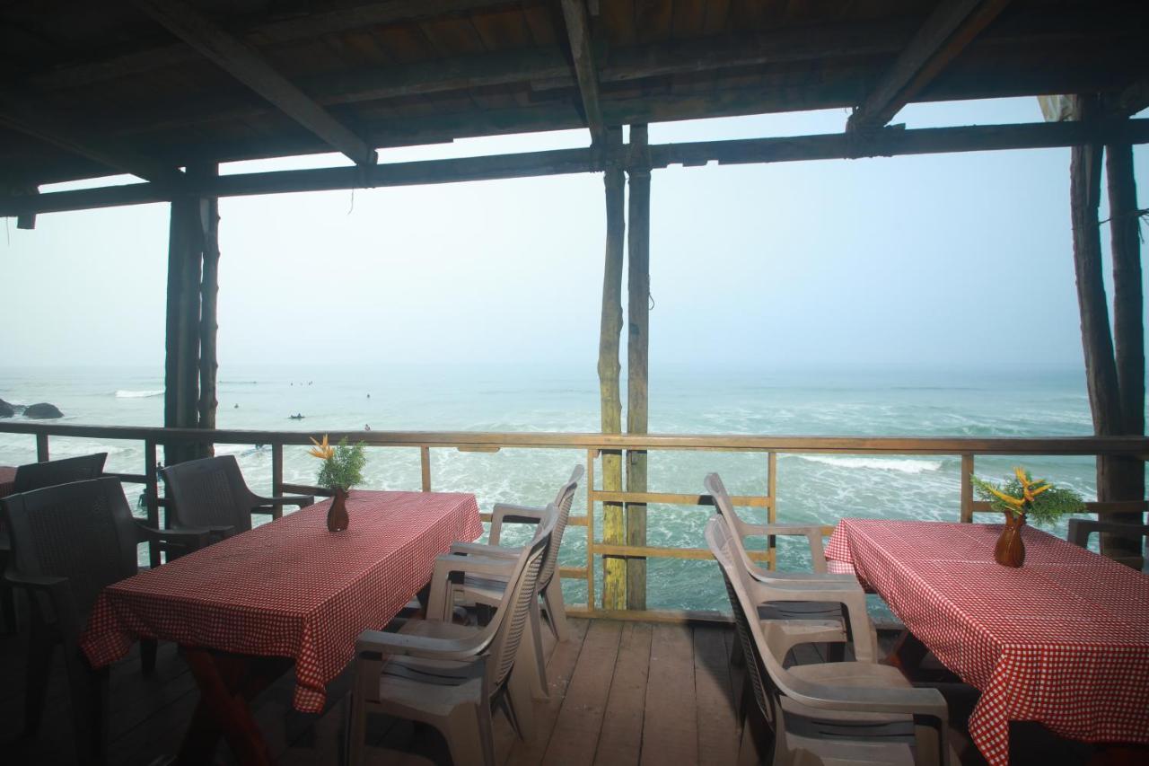 Black Beach Resort Varkala Exterior foto