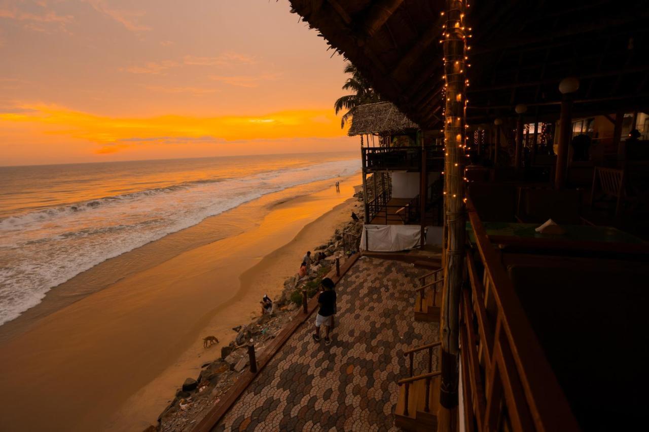 Black Beach Resort Varkala Exterior foto